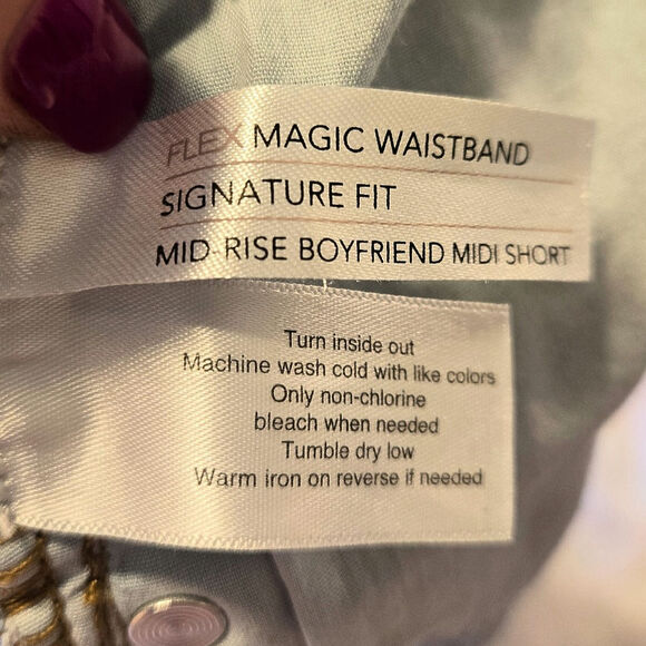 LANE BRYANT Mid-Rise Signature Fit Boyfriend Midi Bleach Dyed Size 28 - Picture 4 of 7